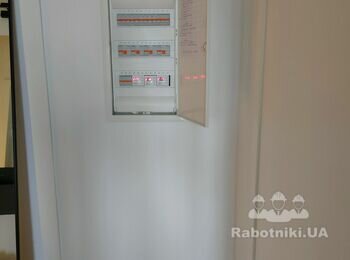 Монтаж системи резервного живлення в квартирі
