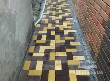 Облкласти цоколь піщаником