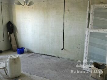 Демонтаж плитки та старої фарби