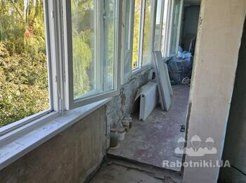 Демонтаж плитки та старої фарби