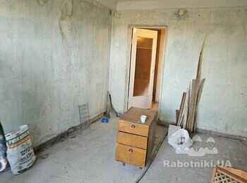 Демонтаж плитки та старої фарби