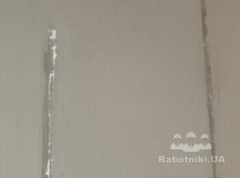 Подкраска стены в тон