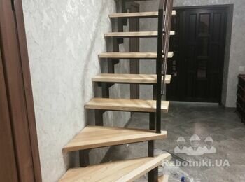 Потрібен монтажник на встановлення деревяних сходинок
