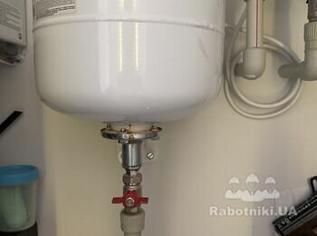 Нестабільний тиск на водопостачання в будинку