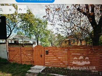 Зробити бетонну площадку 2х1 м2, вкрутити в грунт анкери 55см для земл