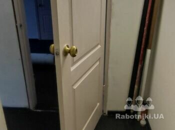 Положить линолеум в квартире