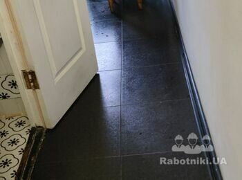 Положить линолеум в квартире