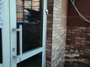 Ремонт вхідних дверей (петлі)