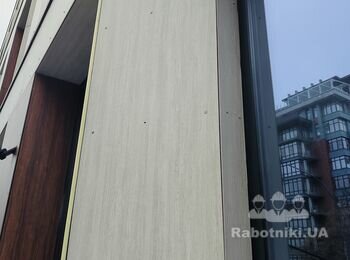 Альпініст для ревізії фасаду з плитки