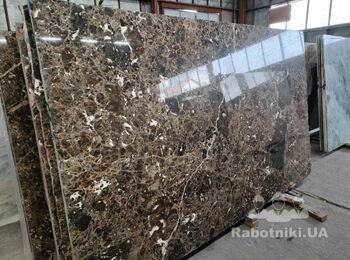 Установить накрывку на цветник из мрамора
