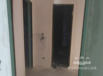 Потрібно виконати шпаклівку стін та стелі