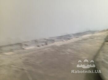 Потрібно зробити штроби під плінтус скритого монтажу