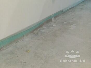 Потрібно зробити штроби під плінтус скритого монтажу