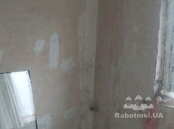 Демонтаж штукатурки до кирпича, стяжки и снос гипсовой перегородки