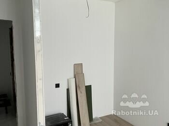 Обшити гіпсом та пофарбувати кути в гардеробній