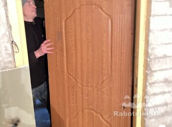 Установка двери входной в общем коридоре