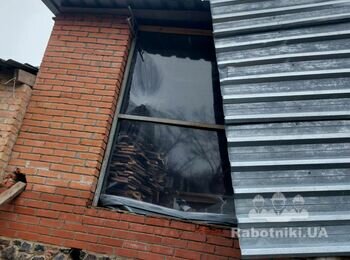 Демонтаж покрівлі навісу, монтаж металочерепиці
