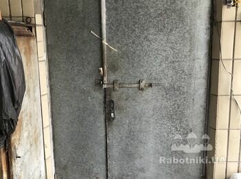Металическая дверь