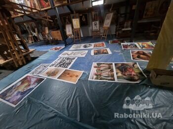 Натягнути полотно на підрамник