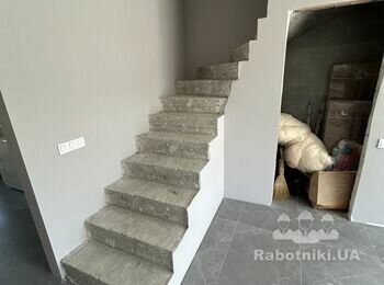 Монтаж деревяних сходів