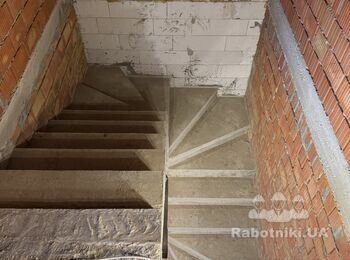 Обшивка бетонних сходів
