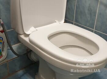Заміна старого каналізаційного виводу з квартири до стояка