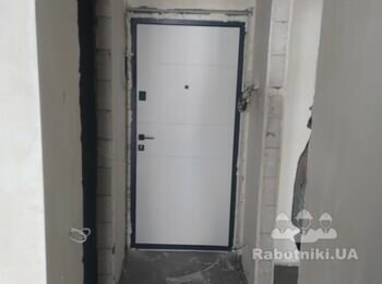 Облаштування санвузла, укладання плитки в новобудові.