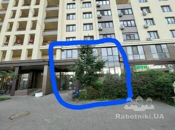 Замінити тріснувше скло у фасадній системі на 1-му та 2-му поверсі