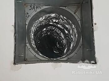 Подовження вентканалу та монтаж вытяжної системи.