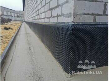 Влаштування утеплення та гідроізоляції цоколя з ПВХ мембрани