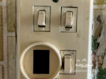 Замена двух розеток и выключателя у ванной