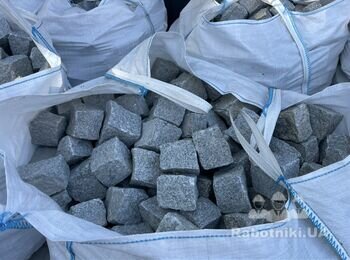 Укладання гранітної бруківки