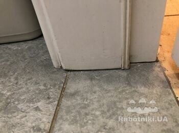 Демонтувати і встановити назад двері санвузол