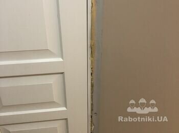 Демонтувати і встановити назад двері санвузол