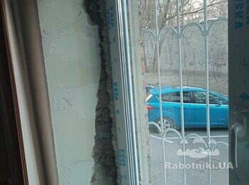 Облаштування віконних укосів, два вікна
