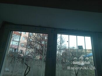 Облаштування віконних укосів, два вікна