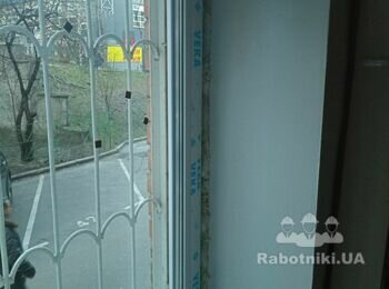 Облаштування віконних укосів, два вікна