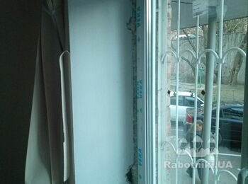 Облаштування віконних укосів, два вікна