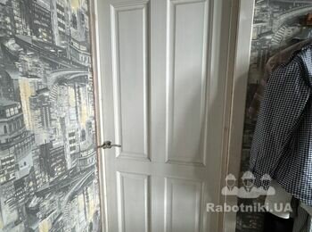 Фарбування між кімнатних дверей