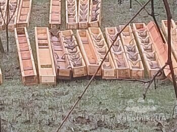 Разобрать короба из под стекла на доски и сделать из неё забор