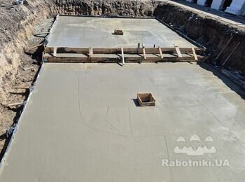 Кладка блоков с армировкой и заливкой бетоном