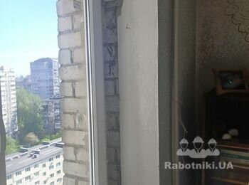 Переустановить 1 подоконник и отремонтировать откосы на 3-х окнах