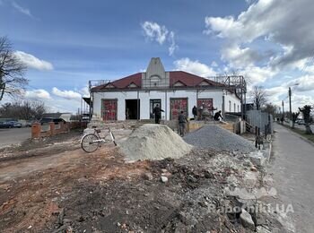 Тротуарная плитка 265 м2 , 115 м/п бордюра.