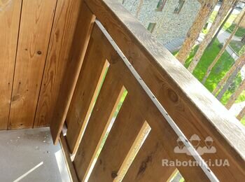 Реставрація деревяних перил балкону, деревяного фасаду