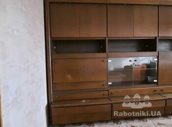 Реставрація і дрібний ремонт меблевої стінки