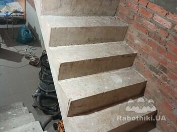 Положить плитку на ступени и лесничную площадку+ откосы плиткой.