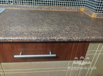 Потрібно зашпаклювати та пофарбувати фасад кухні