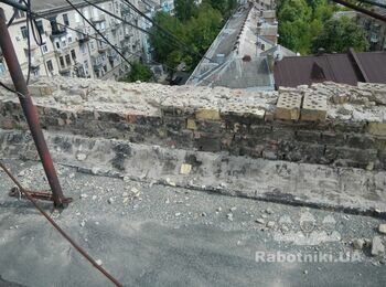 Відновлення парапету на даху