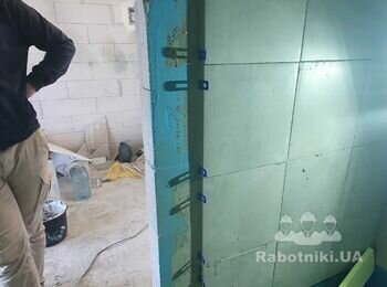 Укладка плитки в санузле, другие виды ремонтных работ