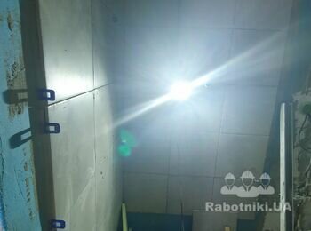 Укладка плитки в санузле, другие виды ремонтных работ